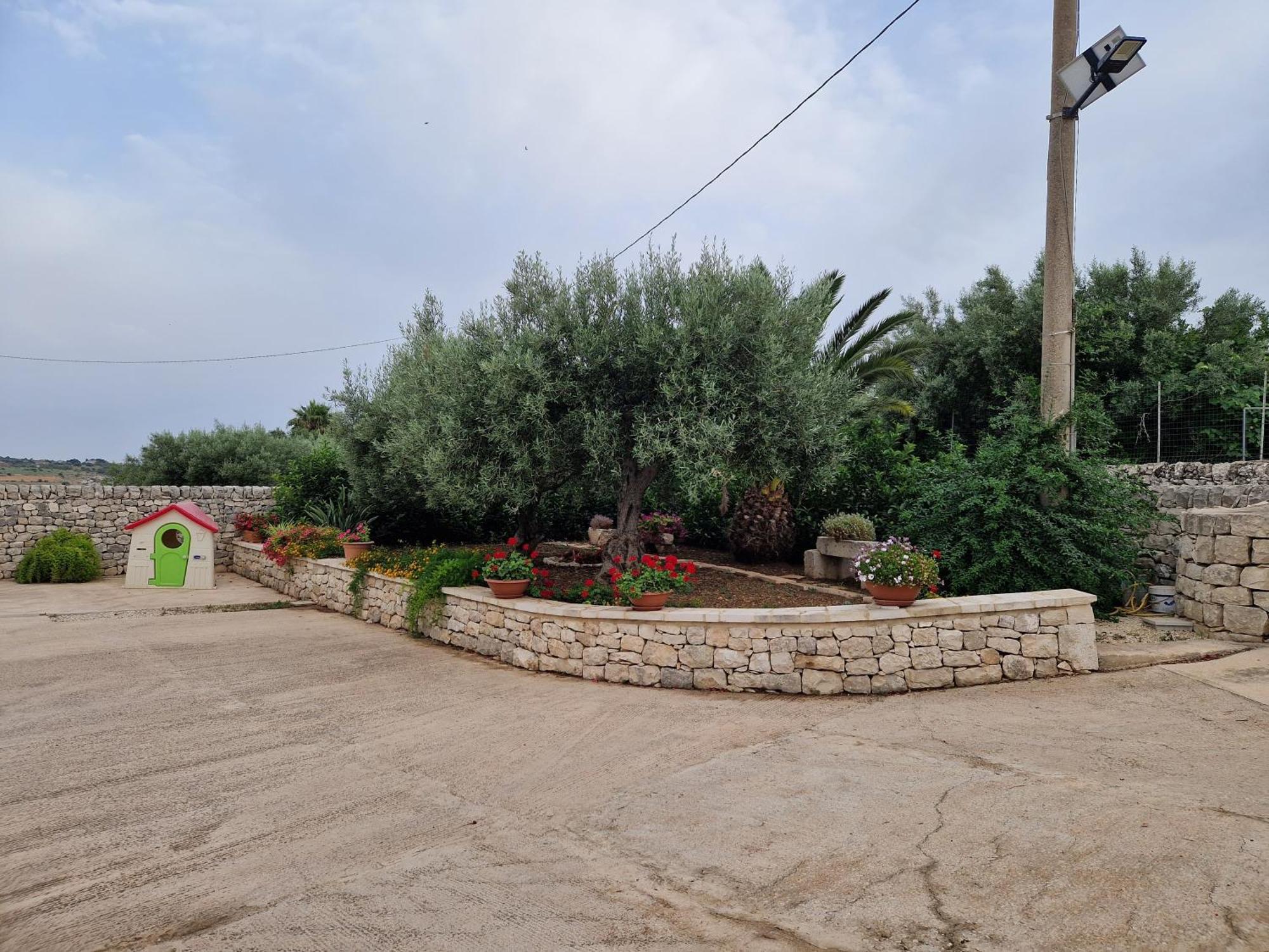 Casa Vacanza I Due Ulivi Modica Exterior photo